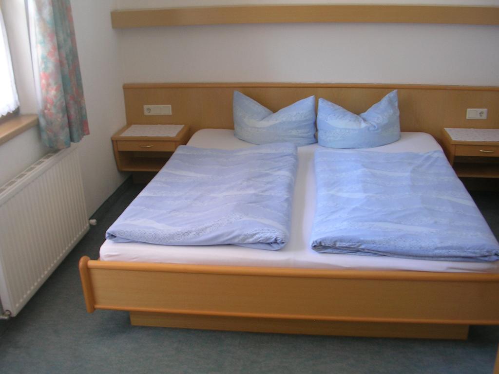 Haus Hafele Hotel Kaunertal Room photo